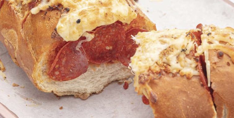 The viral pizza baguette from TikTok is a super simple weeknight recipe