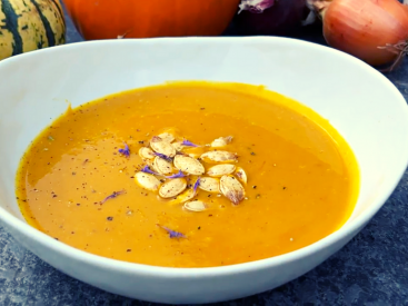 Recipes for Squash Season: Pumpkin Seeds, Mediterranean Salad, and Vegan Bisque