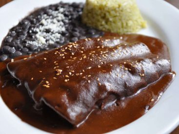 EAT This Week: Maria’s Mexican Restaurant’s Enchiladas en Mole