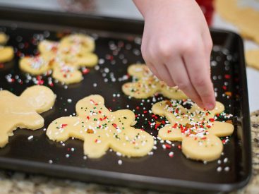 Giving gifts of food this holiday season? Chew on these food safety tips