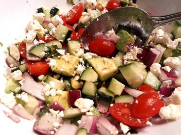 Fat-Burning Mediterranean Salad Recipe With Apple Cider Vinegar Dressing: This Healthy Salad Recipe Has It All
