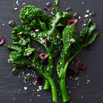 What is Broccoli Rabe? (And How Should You Cook It?)