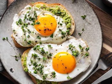 Lemon Fried Eggs Recipe With Olive Oil, Thyme & Avocado Is a Breakfast or Brunch Winner