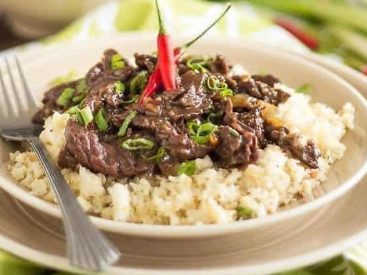 ​5-Ingredient One-Pan Mongolian Beef Recipe With Cauliflower Rice