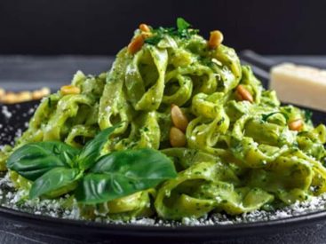 Quick Recipes: This Easy 2-Ingredient Spinach Pasta Is Ready In A Jiffy