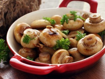 30 Vegan Mushroom Recipes (+ Easy Plant-Based Dishes)