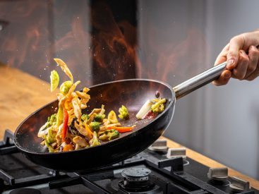 The No-Fuss, No-Muss Guide to Simple Cooking Using One Pan