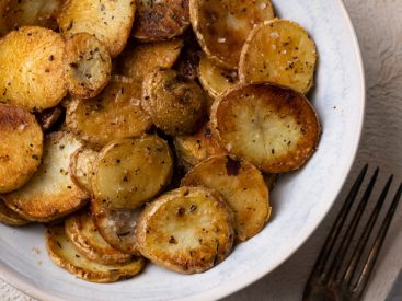 Garlic Herb Skillet Potatoes Recipe