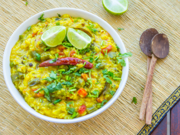 3 khichdi recipes that are light on tummy and perfect for weight loss