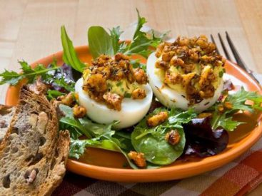 Easter Recipes: Devilled Eggs And Trifle Cups