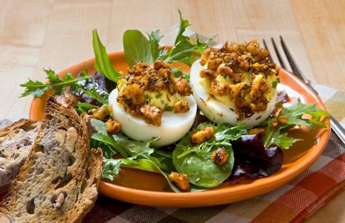 Easter Recipes: Devilled Eggs And Trifle Cups