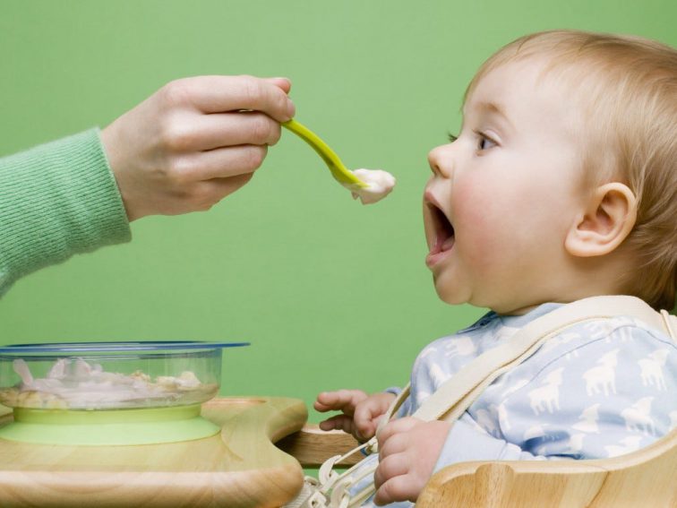 Fact check: Babies can start eating solid food at 6 months old, but breastfeeding still encouraged