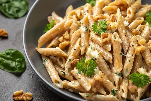 Healthy Spaghetti Recipe With Walnuts & Kale: A 30-Minute Vegetarian Pasta Dinner