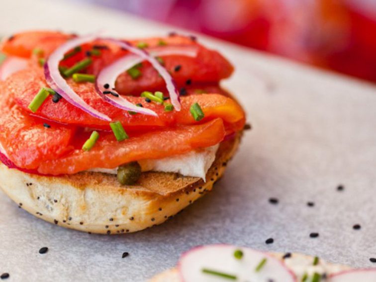 15 Healthy and Light Vegan Tomato-Based Recipes for Summer