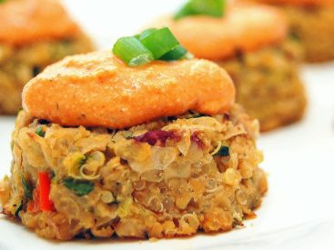 Mini Quinoa-Chickpea Cakes [Vegan]